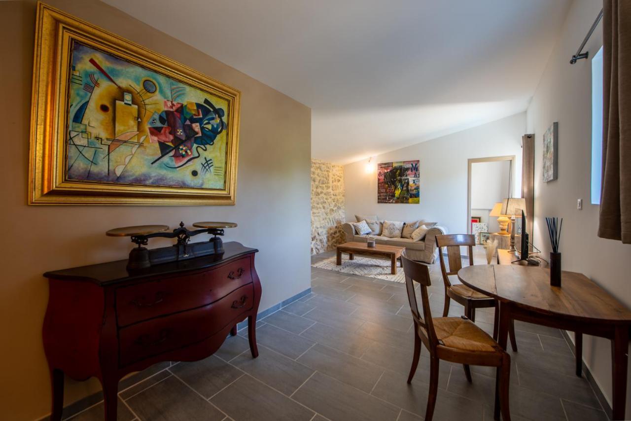 La Maison De Livia, Gite, Chambres Et Table D'Hotes Sauzet (Gard) Esterno foto