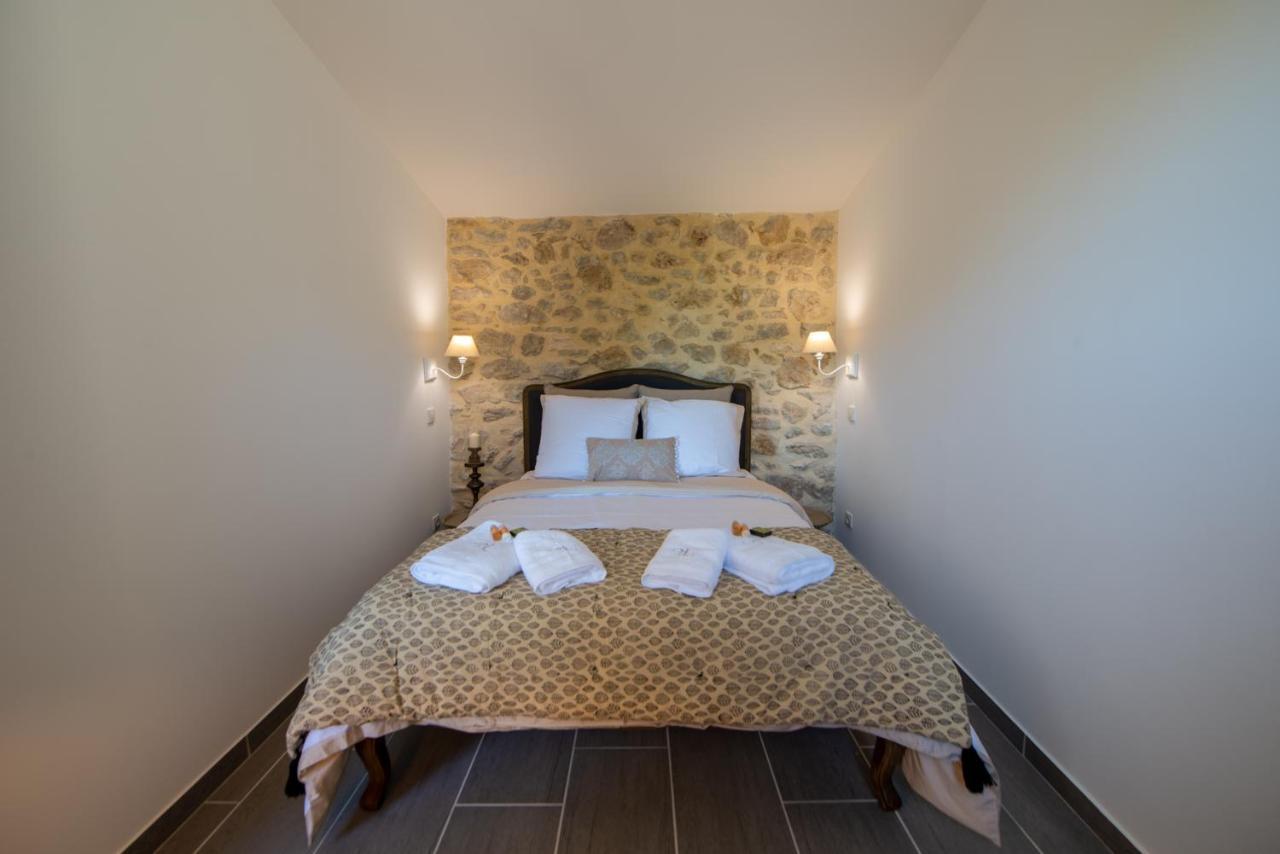 La Maison De Livia, Gite, Chambres Et Table D'Hotes, Entre Uzes Et Nimes Sauzet  Esterno foto