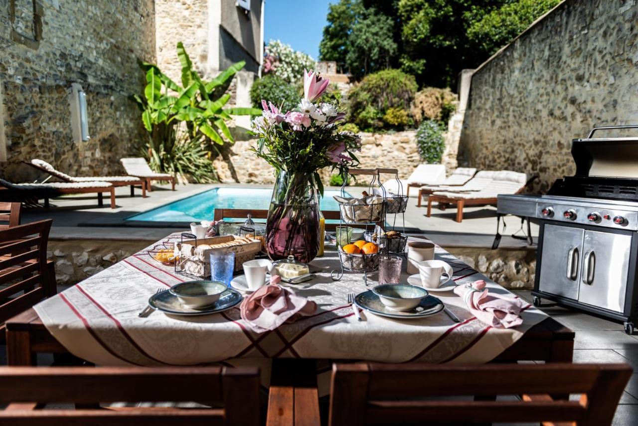 La Maison De Livia, Gite, Chambres Et Table D'Hotes Sauzet (Gard) Esterno foto