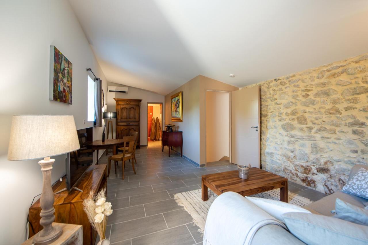 La Maison De Livia, Gite, Chambres Et Table D'Hotes Sauzet (Gard) Esterno foto