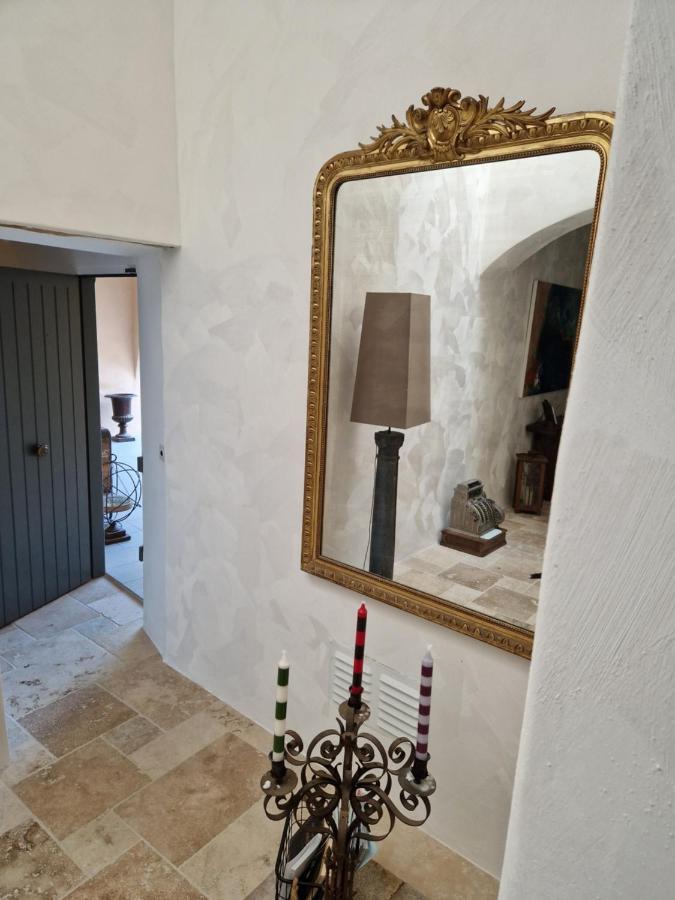 La Maison De Livia, Gite, Chambres Et Table D'Hotes Sauzet (Gard) Esterno foto