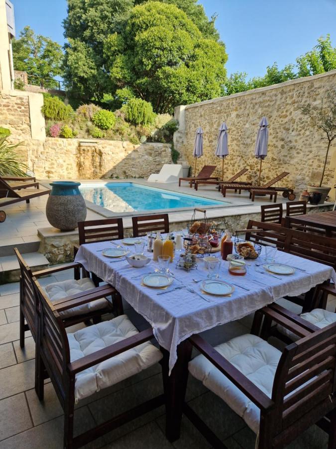 La Maison De Livia, Gite, Chambres Et Table D'Hotes Sauzet (Gard) Esterno foto