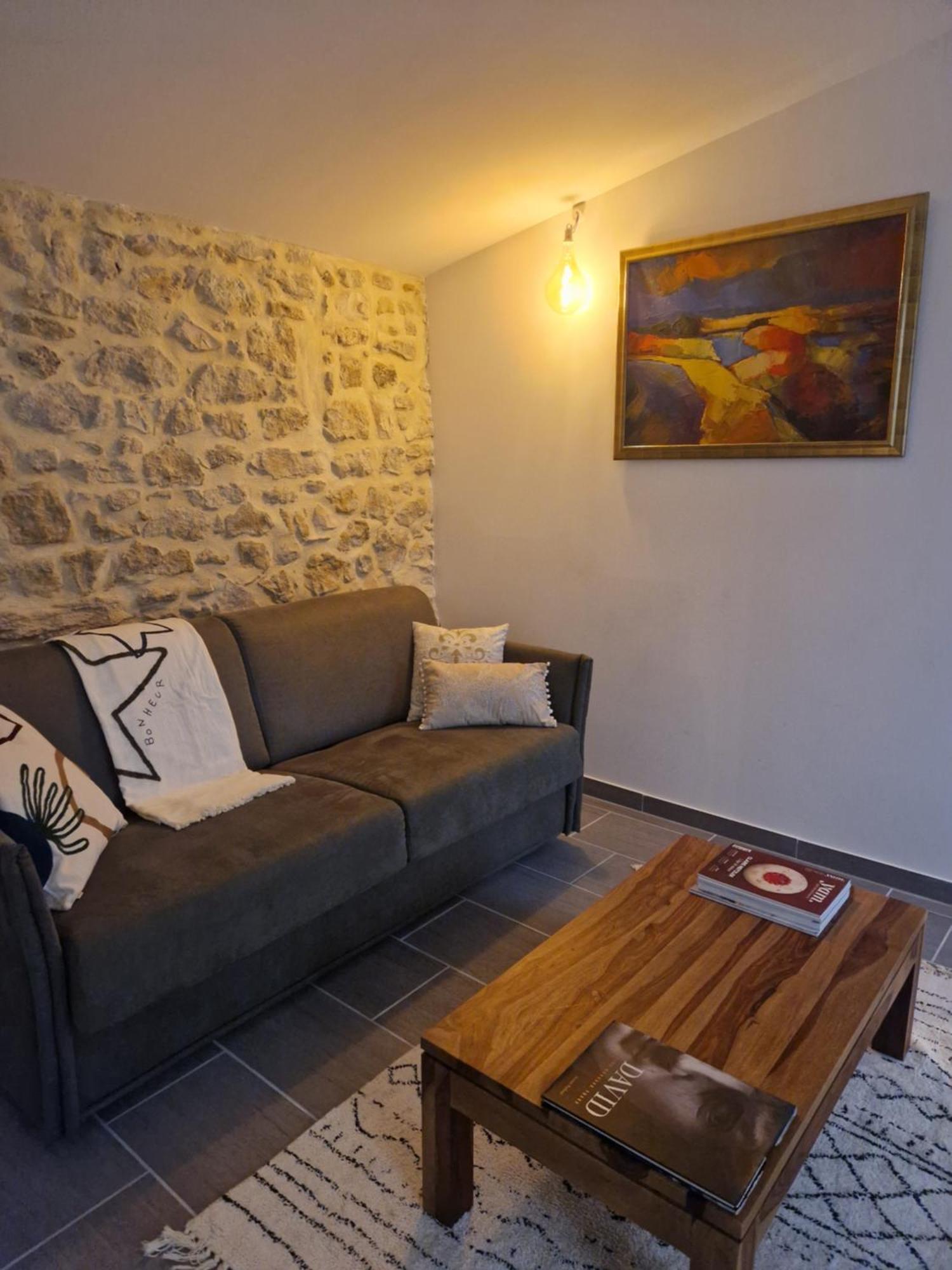 La Maison De Livia, Gite, Chambres Et Table D'Hotes, Entre Uzes Et Nimes Sauzet  Esterno foto